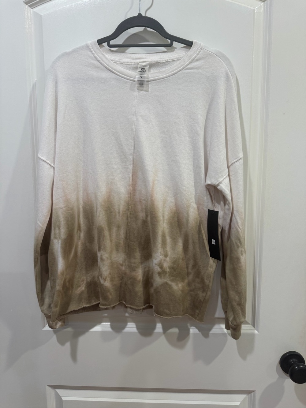 Women’s Beige Ombre Long-Sleeve Sweatshirt